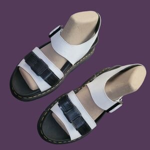 New Dr Martens Romi Crackle White and Black Bow Leather Sandals size 8 Shoes